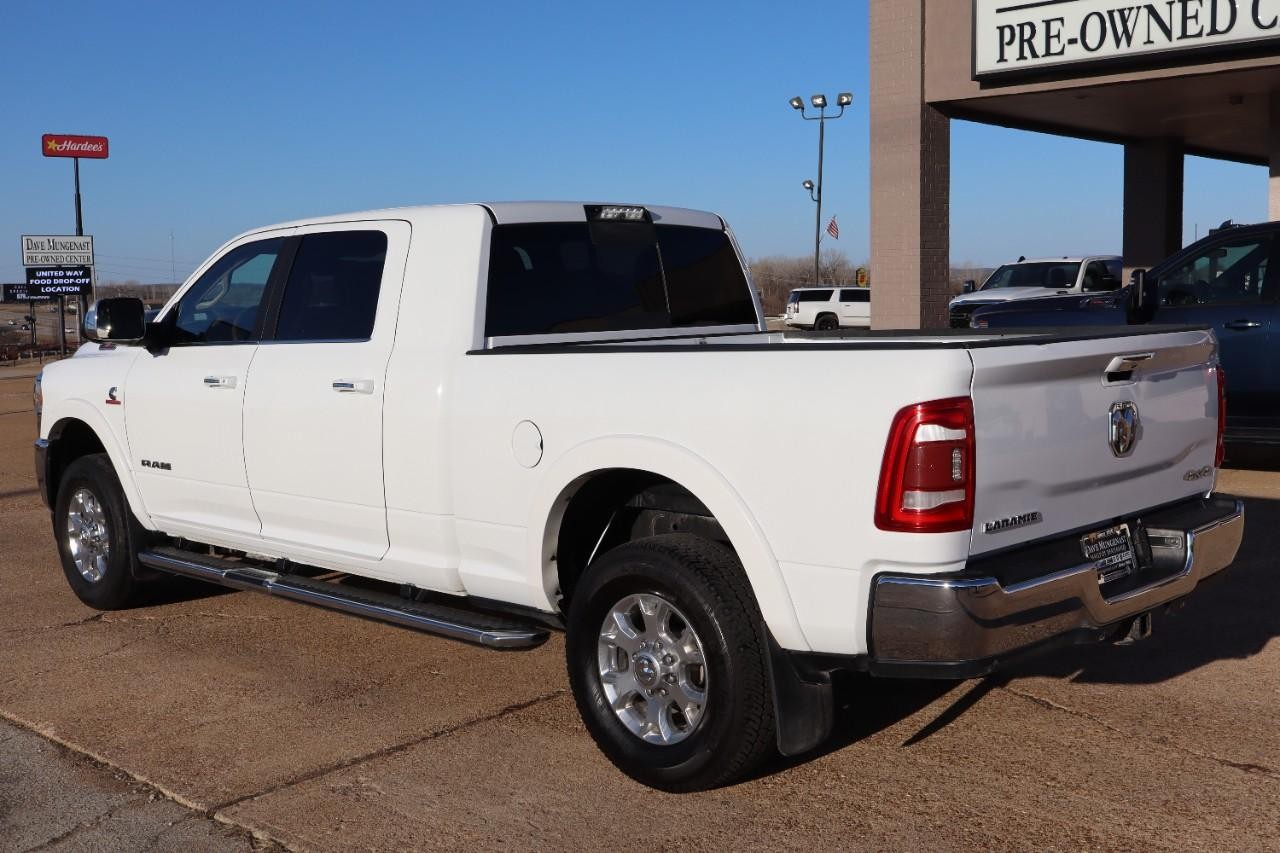 Ram 3500 Vehicle Full-screen Gallery Image 3