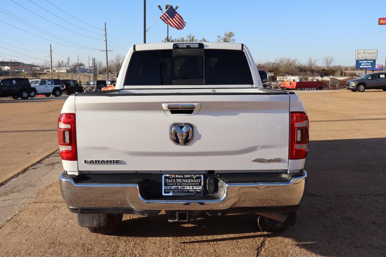 Ram 3500 Vehicle Full-screen Gallery Image 4