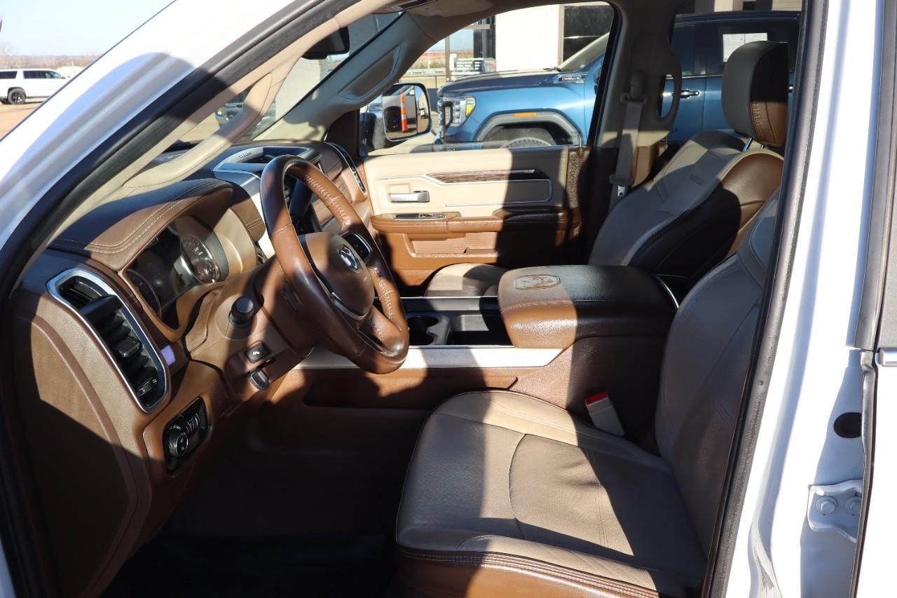 Ram 3500 Vehicle Full-screen Gallery Image 10