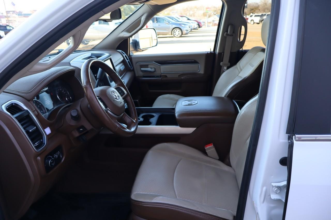 Ram 3500 Vehicle Full-screen Gallery Image 11