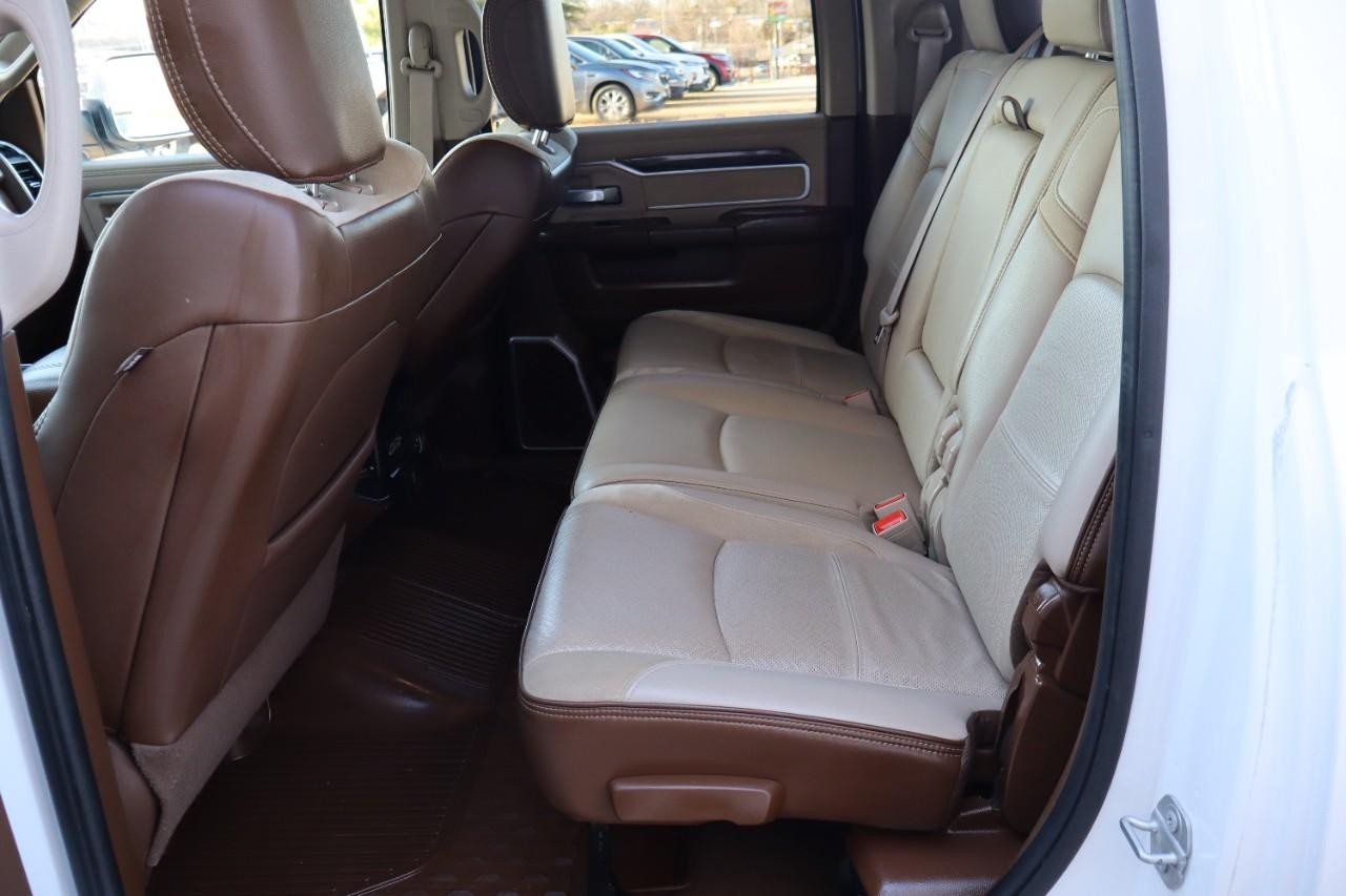 Ram 3500 Vehicle Full-screen Gallery Image 19