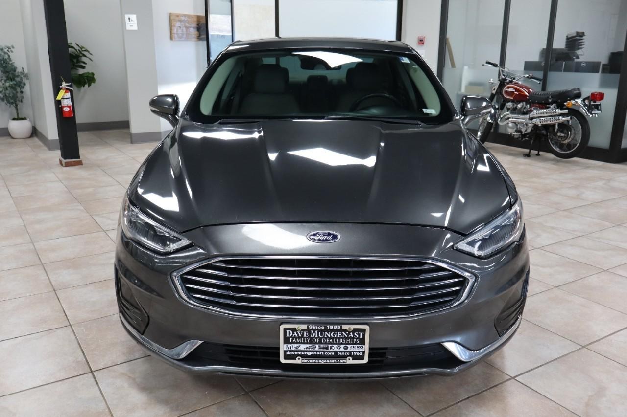 Ford Fusion Vehicle Full-screen Gallery Image 8