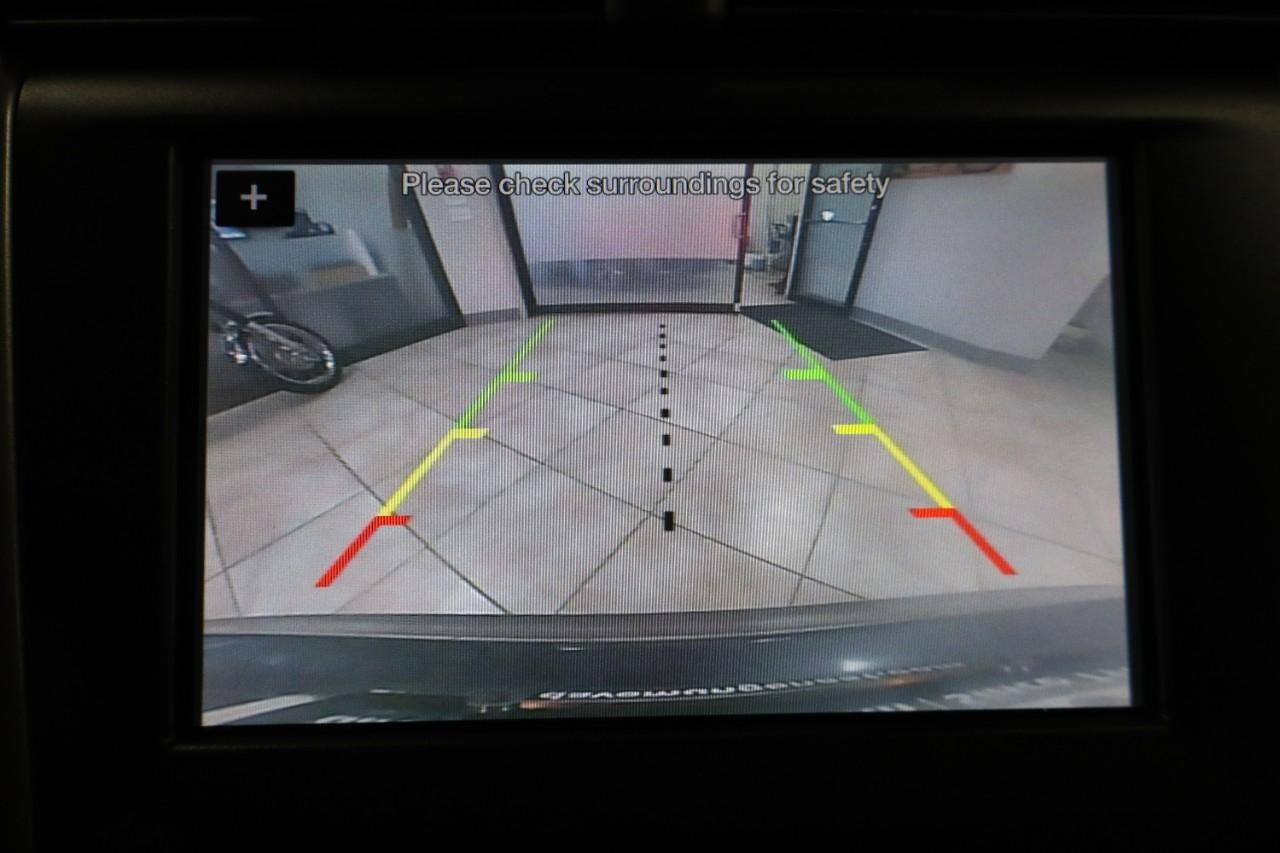 Ford Fusion Vehicle Full-screen Gallery Image 14