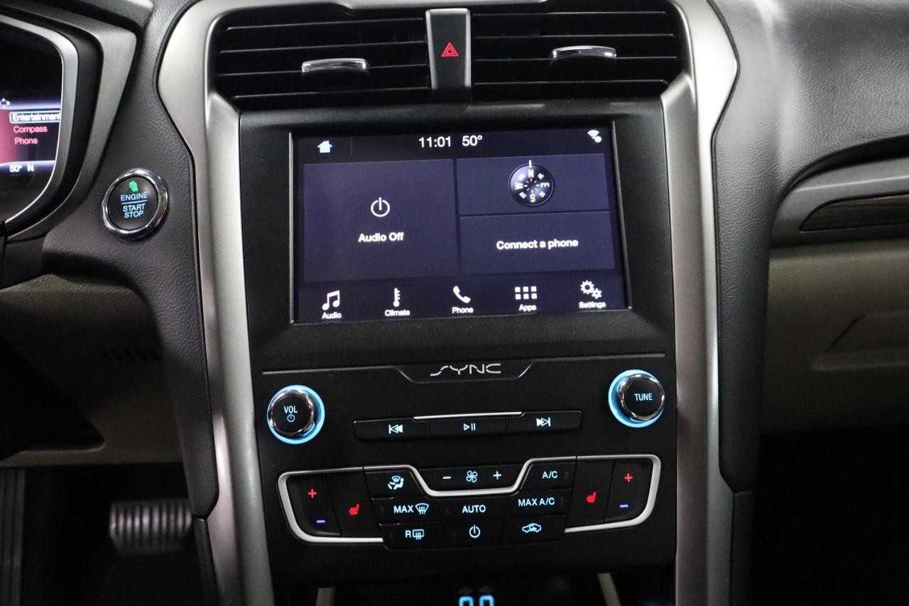 Ford Fusion Vehicle Full-screen Gallery Image 15