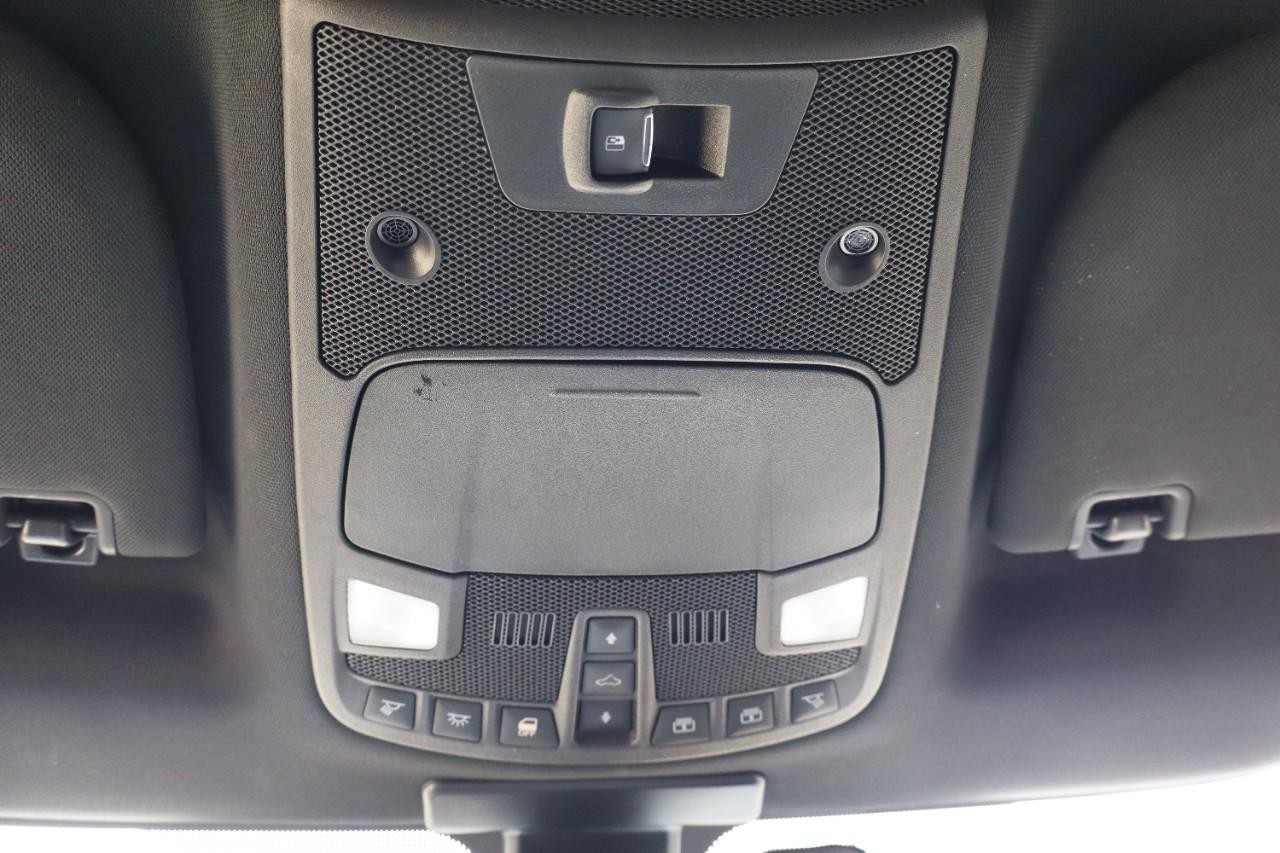 Ford F-150 Vehicle Full-screen Gallery Image 24