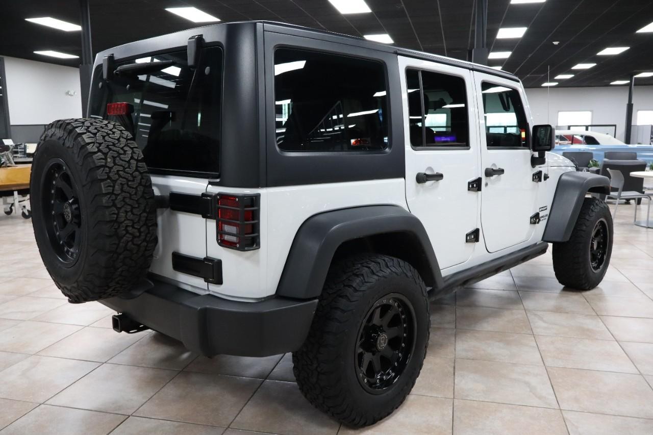 Jeep Wrangler Unlimited Vehicle Full-screen Gallery Image 8