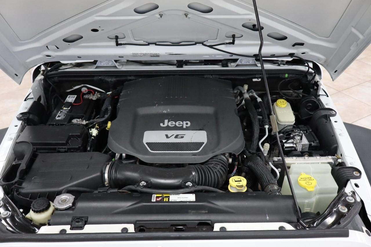 Jeep Wrangler Unlimited Vehicle Full-screen Gallery Image 13