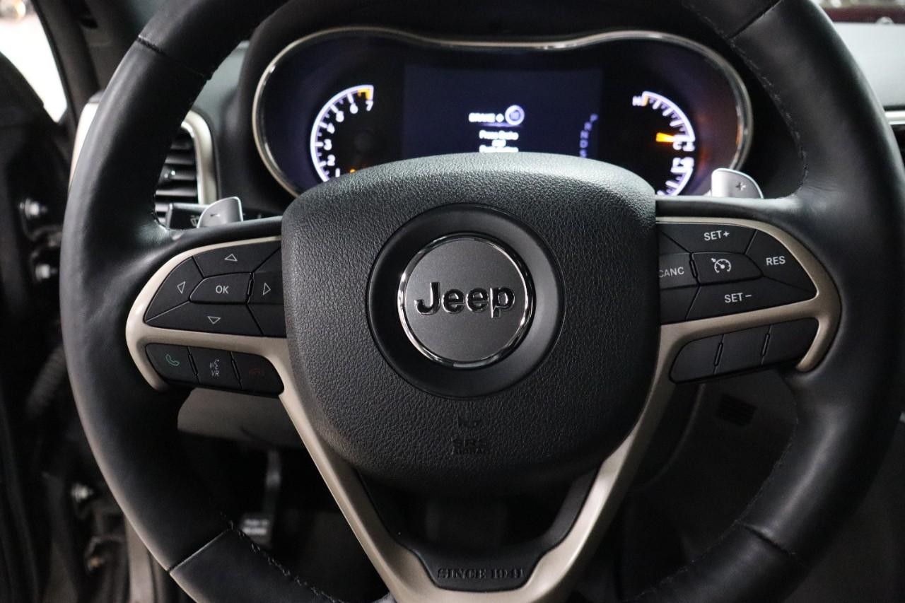 Jeep Grand Cherokee Vehicle Full-screen Gallery Image 13