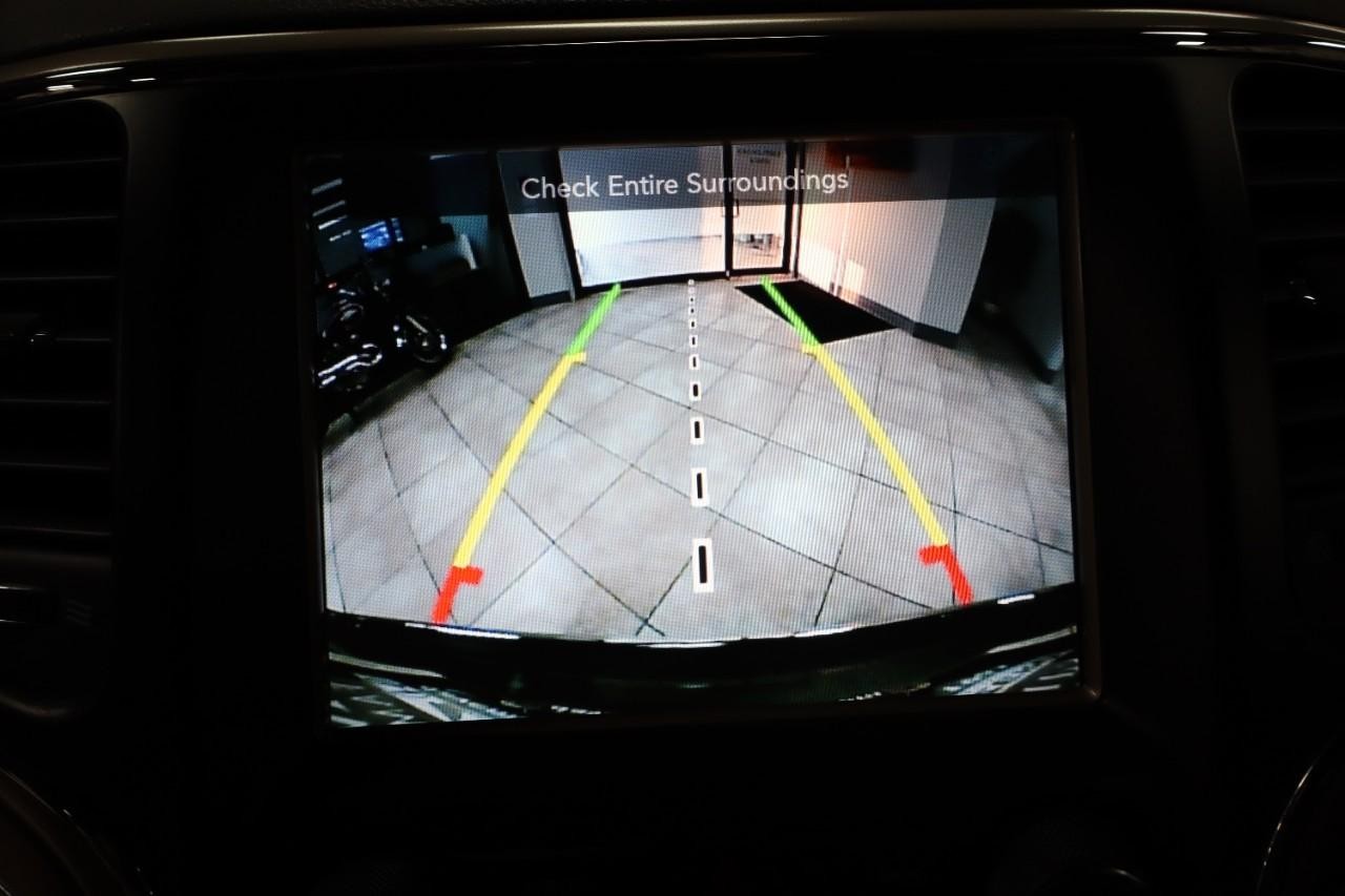 Jeep Grand Cherokee Vehicle Full-screen Gallery Image 14