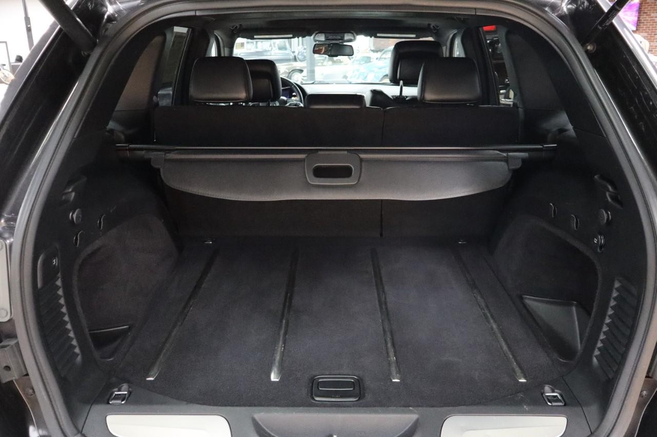 Jeep Grand Cherokee Vehicle Full-screen Gallery Image 19