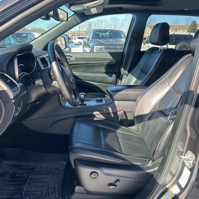 Jeep Grand Cherokee Vehicle Full-screen Gallery Image 10