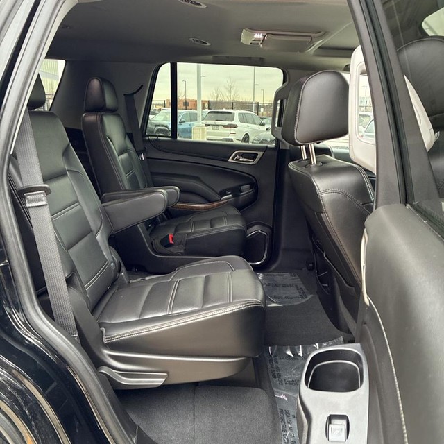 GMC Yukon Vehicle Full-screen Gallery Image 8