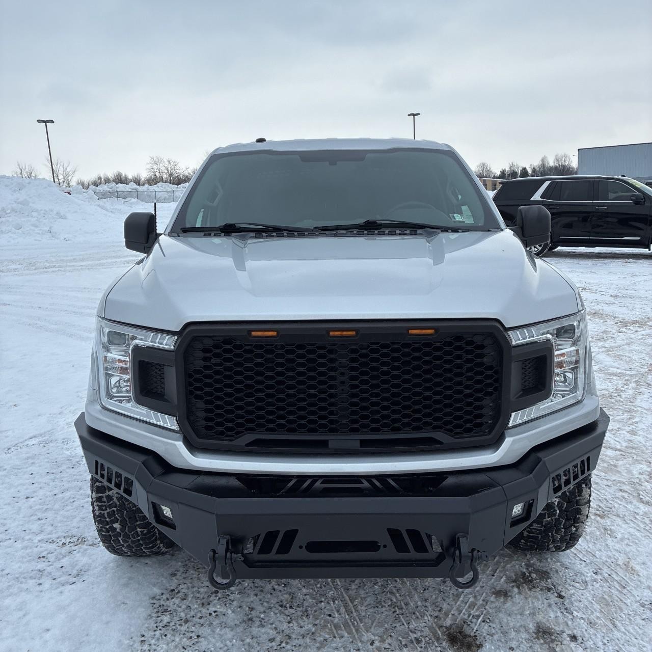 Ford F-150 Vehicle Full-screen Gallery Image 8