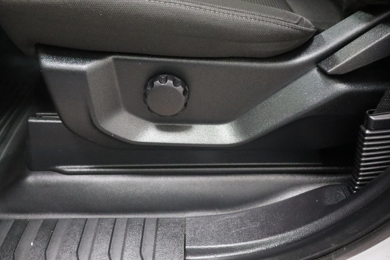 Ford F-150 Vehicle Full-screen Gallery Image 12