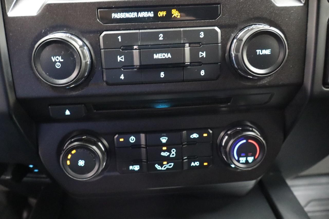 Ford F-150 Vehicle Full-screen Gallery Image 18