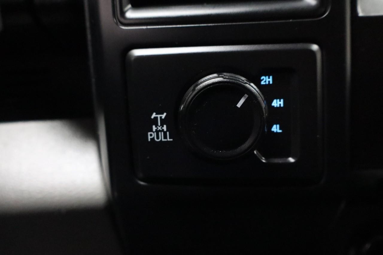Ford F-150 Vehicle Full-screen Gallery Image 19