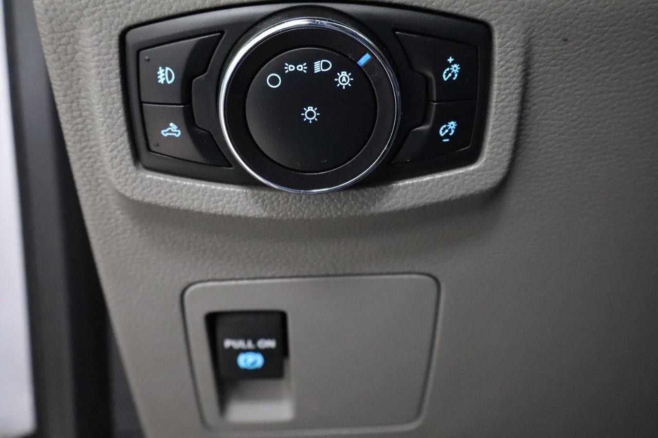 Ford F-150 Vehicle Full-screen Gallery Image 20