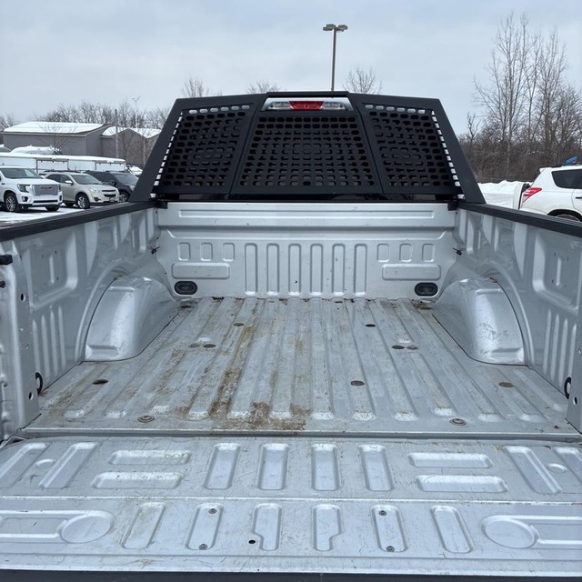 Ford F-150 Vehicle Full-screen Gallery Image 14