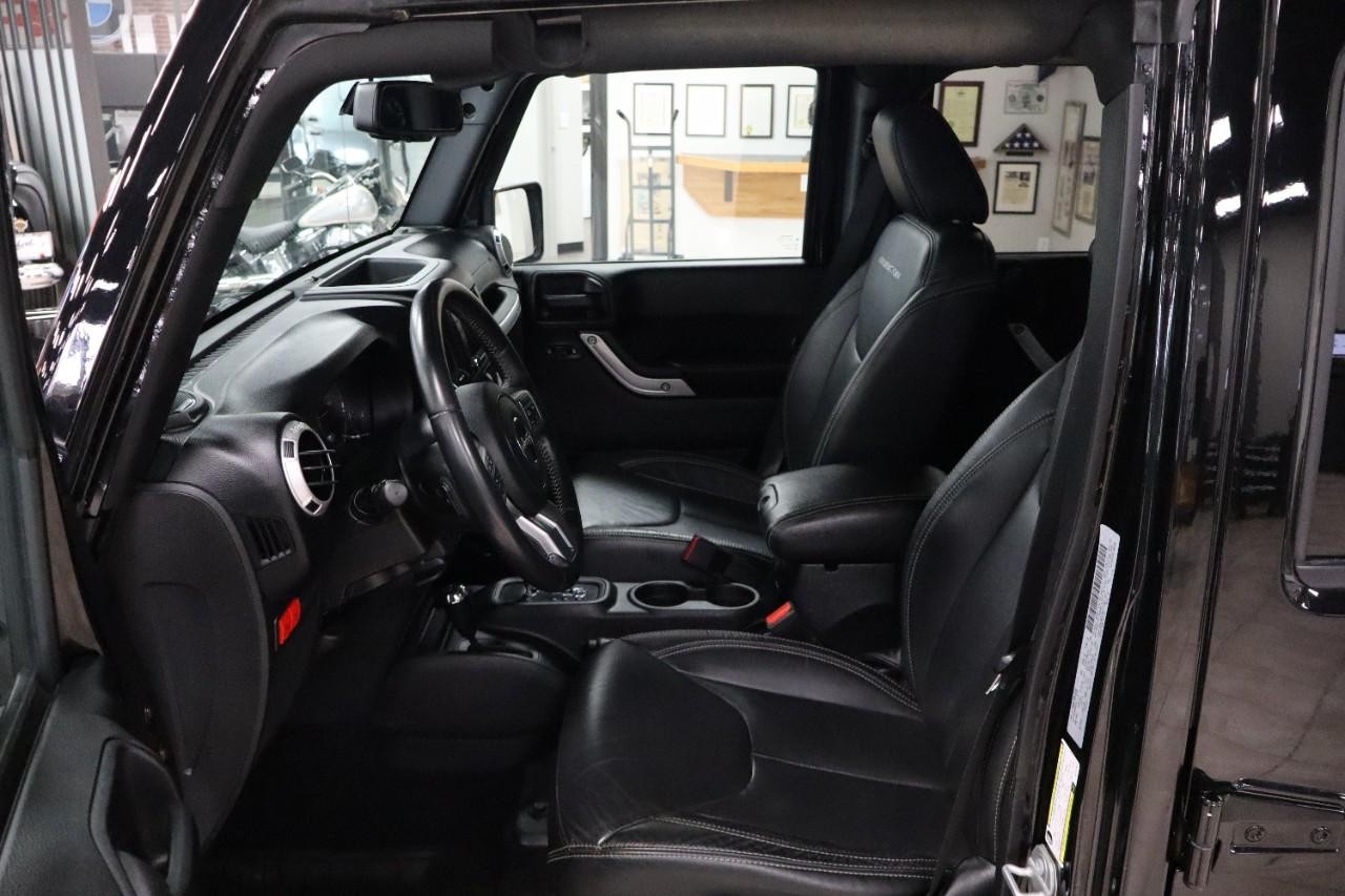 Jeep Wrangler Unlimited Vehicle Full-screen Gallery Image 9