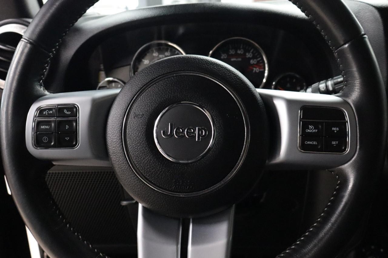 Jeep Wrangler Unlimited Vehicle Full-screen Gallery Image 13