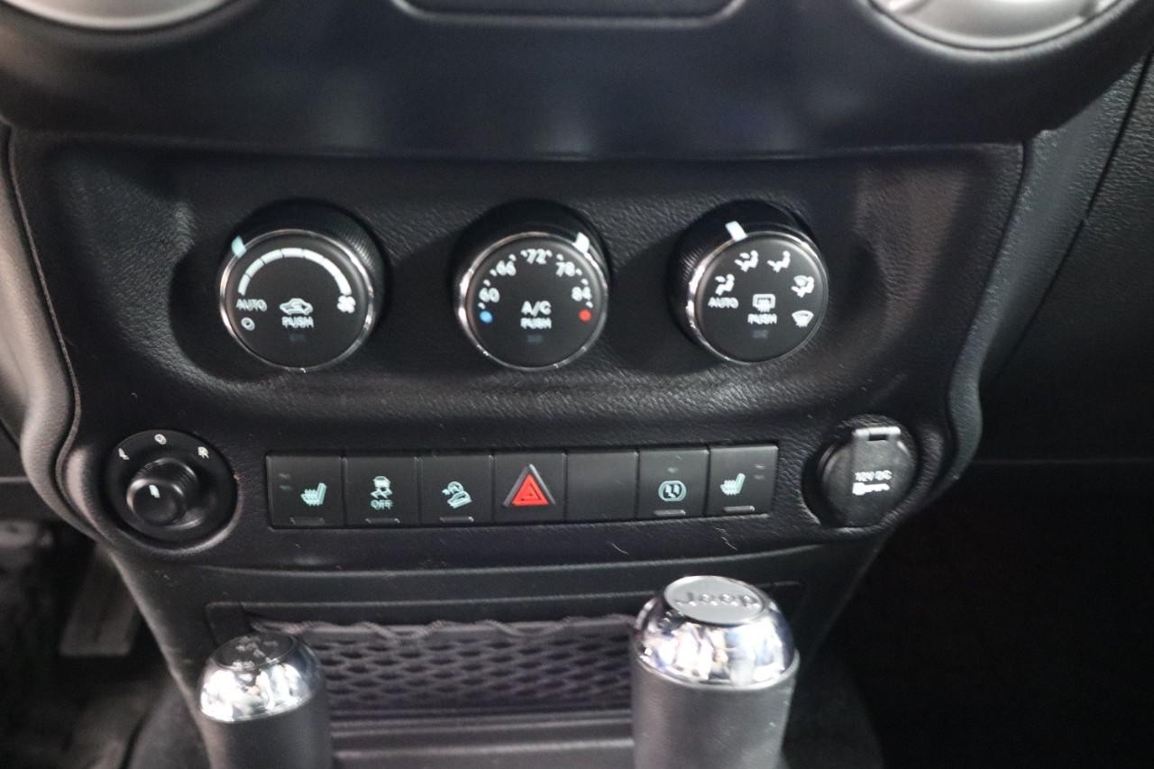 Jeep Wrangler Unlimited Vehicle Full-screen Gallery Image 15