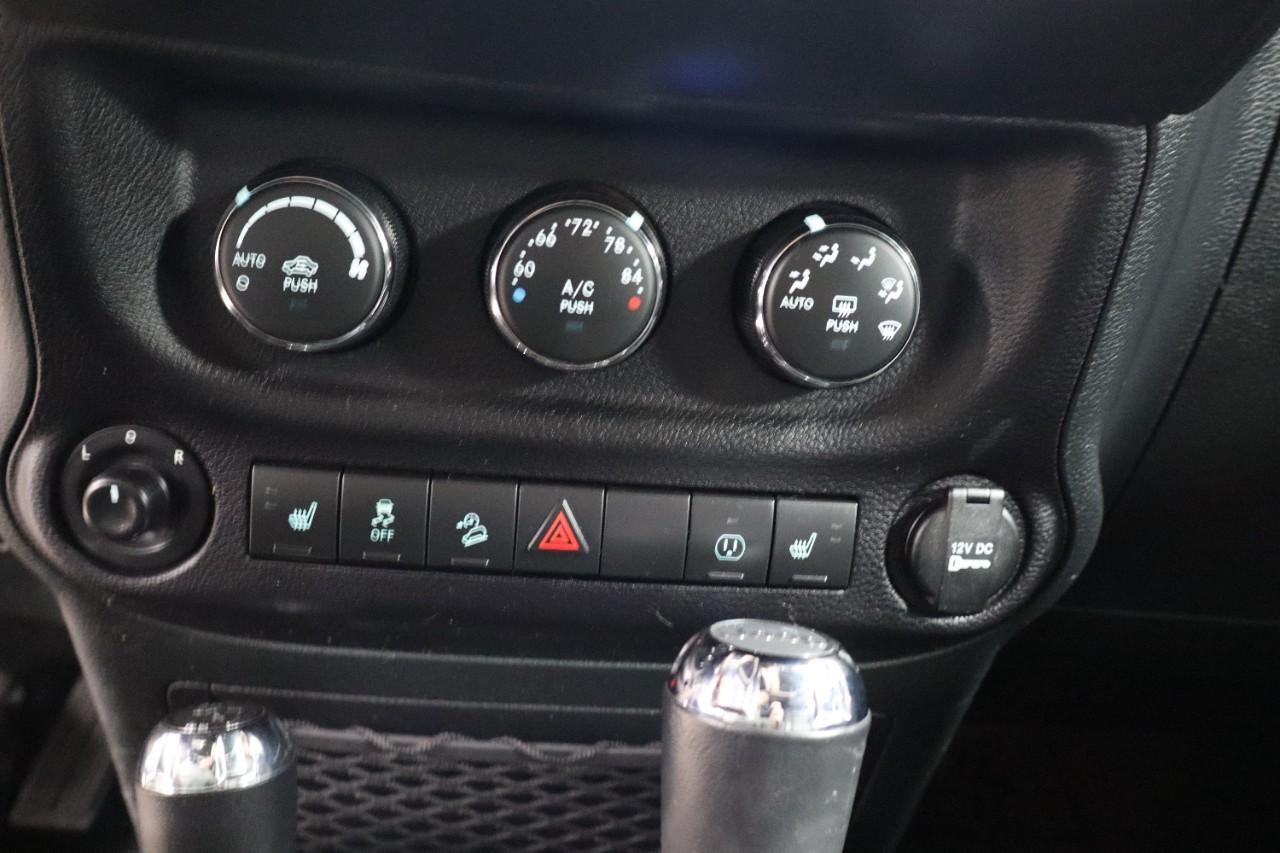 Jeep Wrangler Unlimited Vehicle Full-screen Gallery Image 16