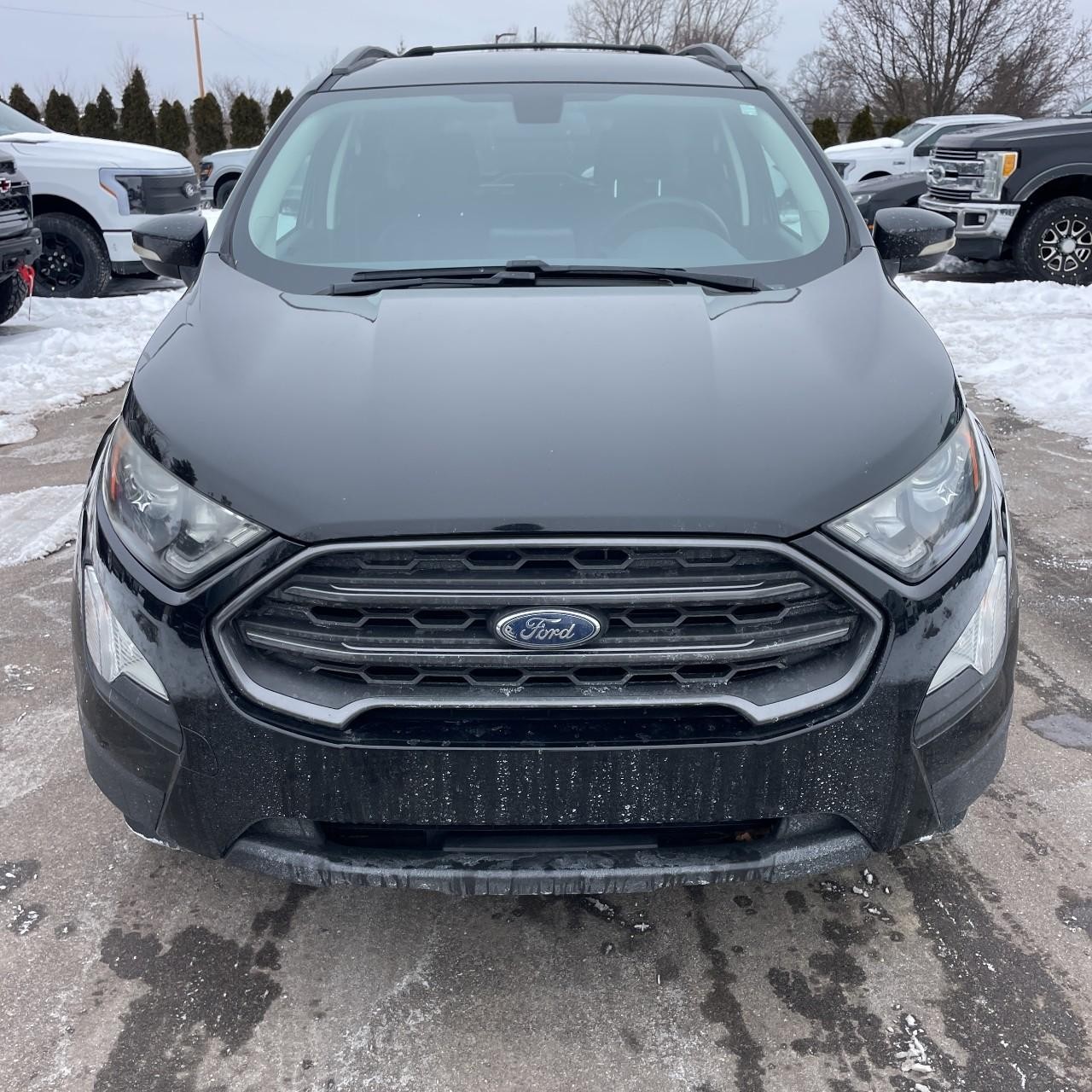 Ford EcoSport Vehicle Full-screen Gallery Image 8