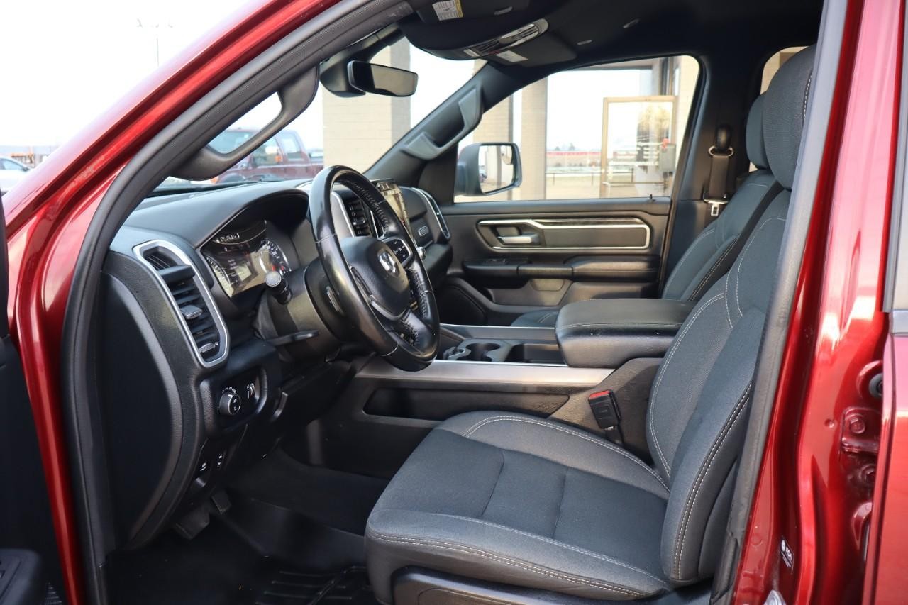 Ram 1500 Vehicle Full-screen Gallery Image 9