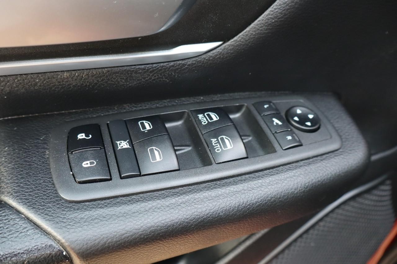 Ram 1500 Vehicle Full-screen Gallery Image 10