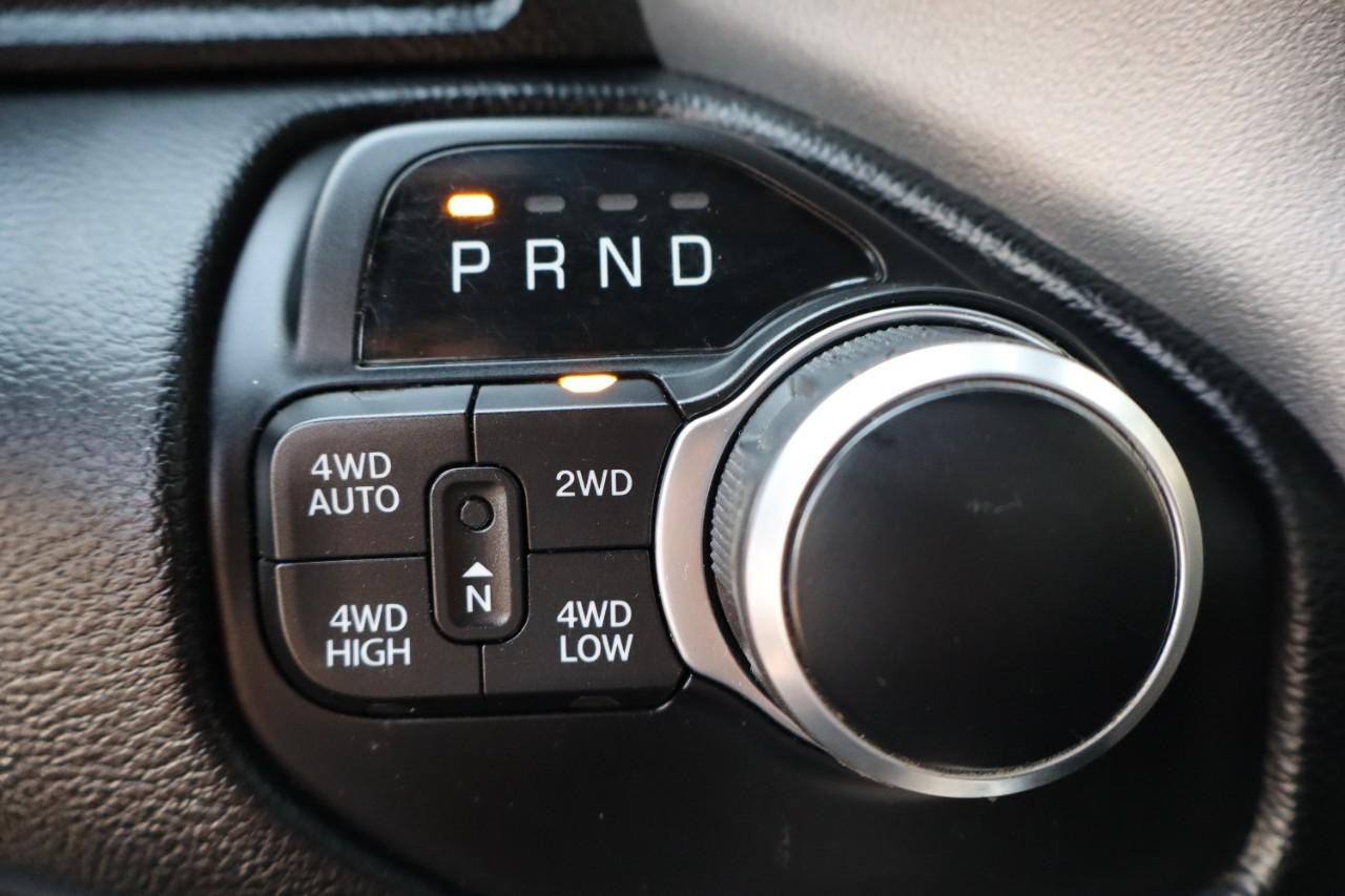 Ram 1500 Vehicle Full-screen Gallery Image 14