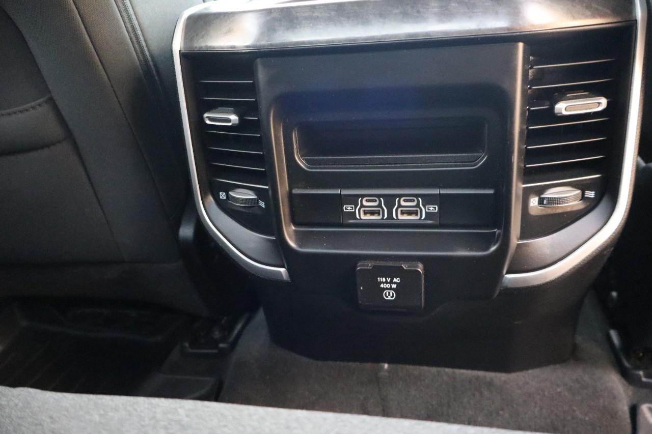 Ram 1500 Vehicle Full-screen Gallery Image 26