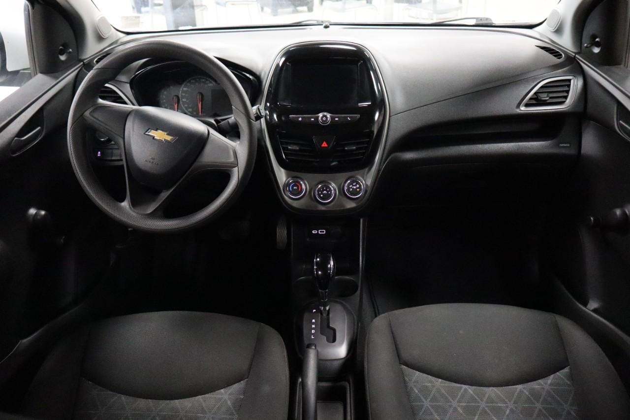 Chevrolet Spark Vehicle Full-screen Gallery Image 12