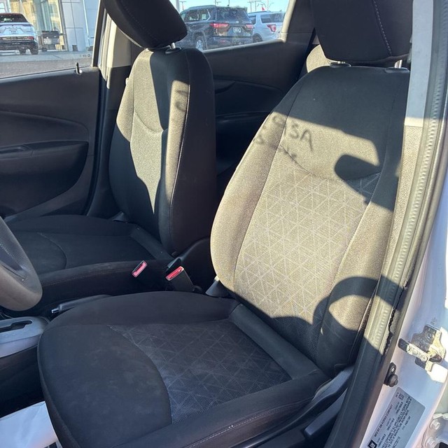 Chevrolet Spark Vehicle Full-screen Gallery Image 7