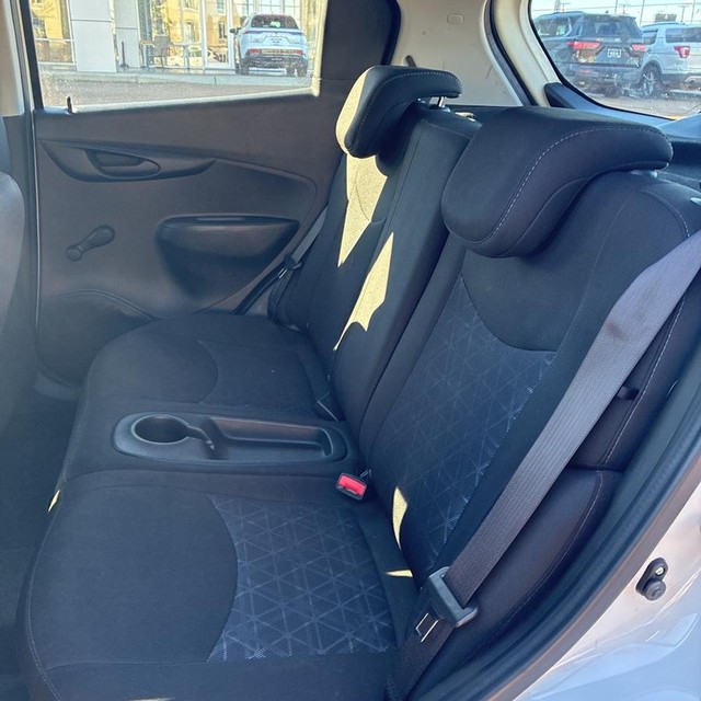 Chevrolet Spark Vehicle Full-screen Gallery Image 9