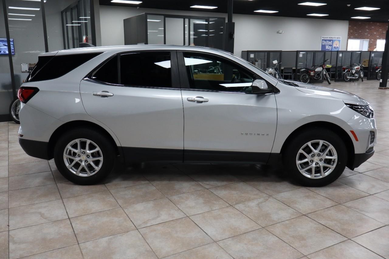 Chevrolet Equinox Vehicle Full-screen Gallery Image 6