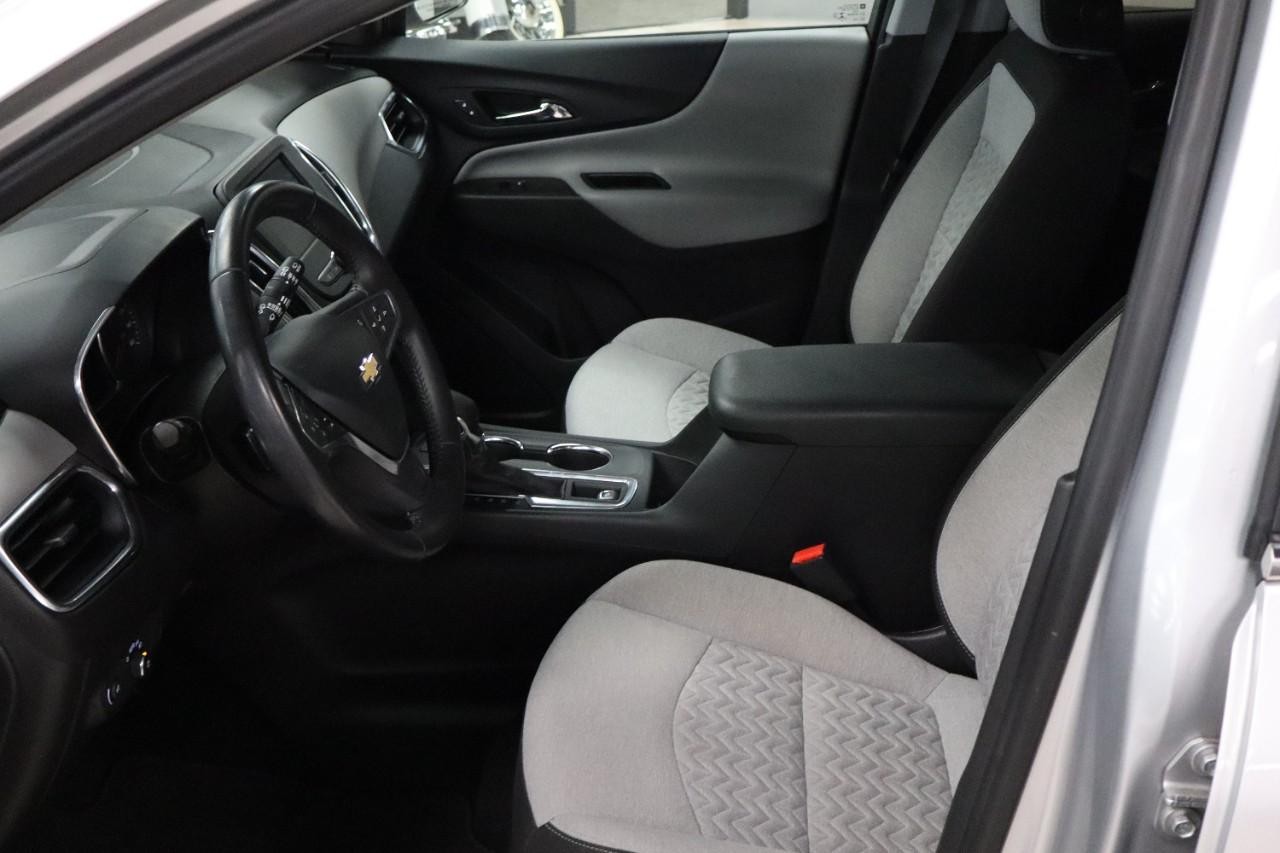 Chevrolet Equinox Vehicle Full-screen Gallery Image 9
