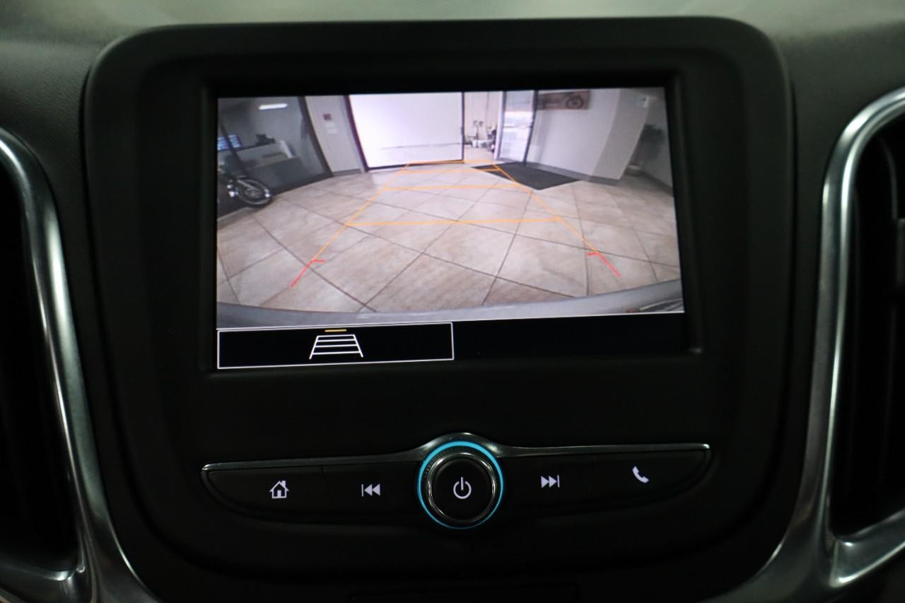 Chevrolet Equinox Vehicle Full-screen Gallery Image 15