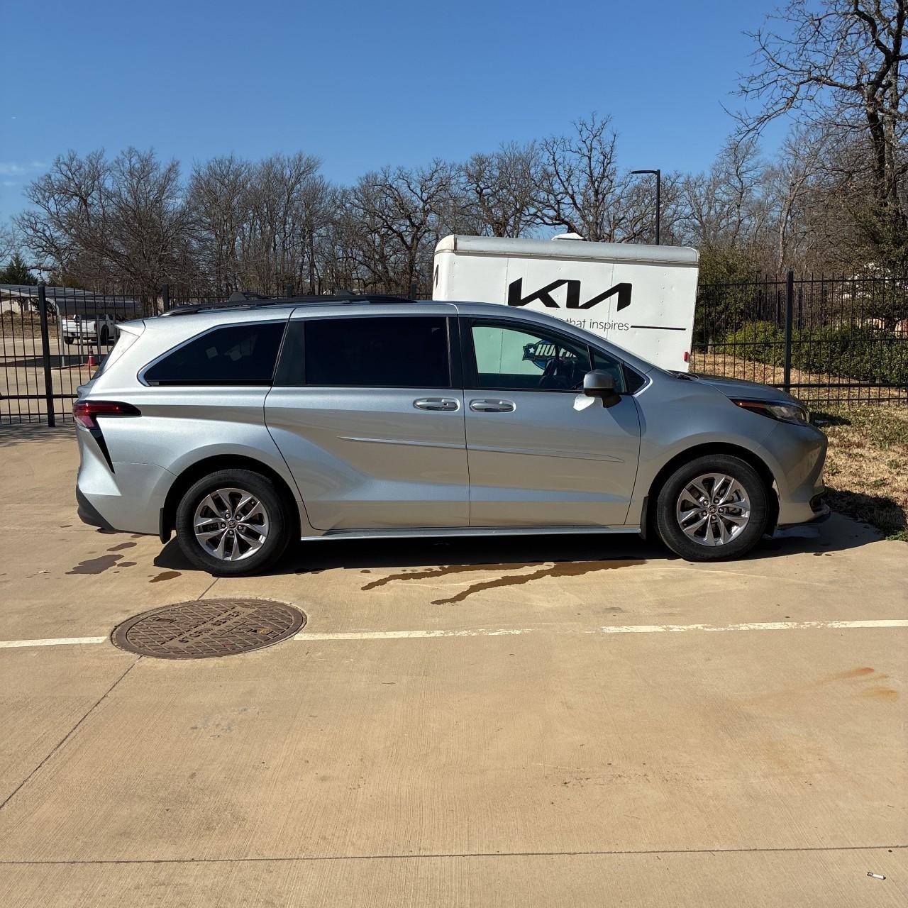 Toyota Sienna Vehicle Full-screen Gallery Image 6