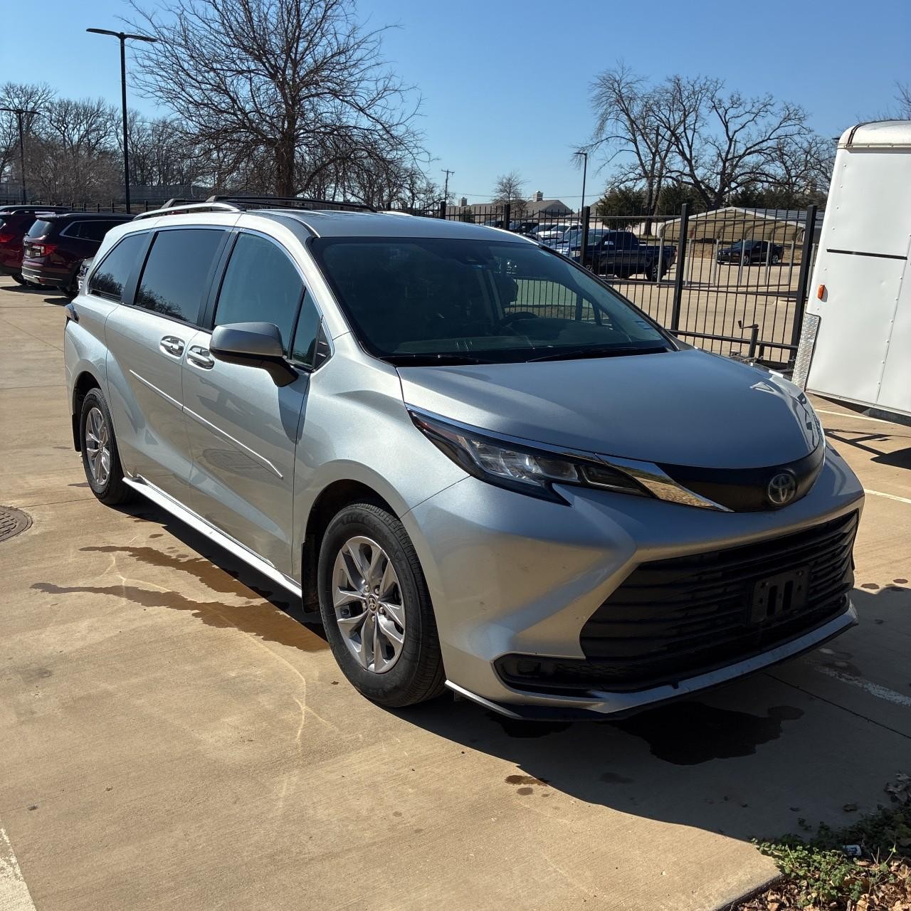 Toyota Sienna Vehicle Full-screen Gallery Image 7