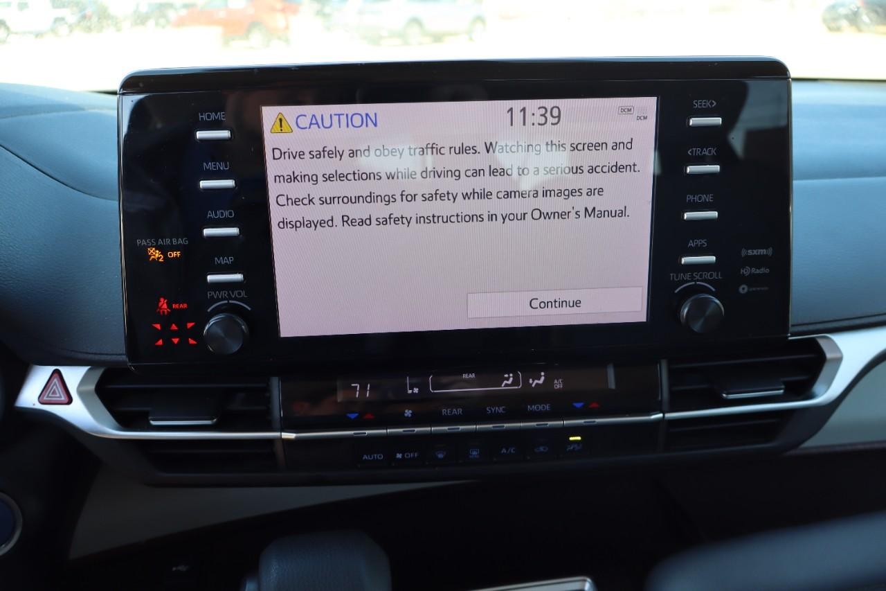 Toyota Sienna Vehicle Full-screen Gallery Image 15