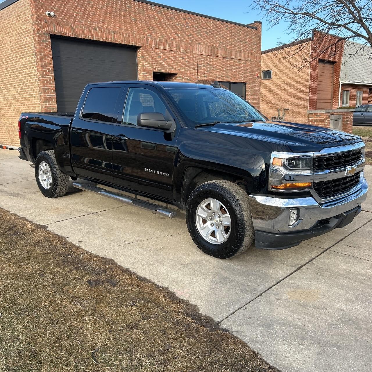Chevrolet Silverado 1500 Vehicle Full-screen Gallery Image 6