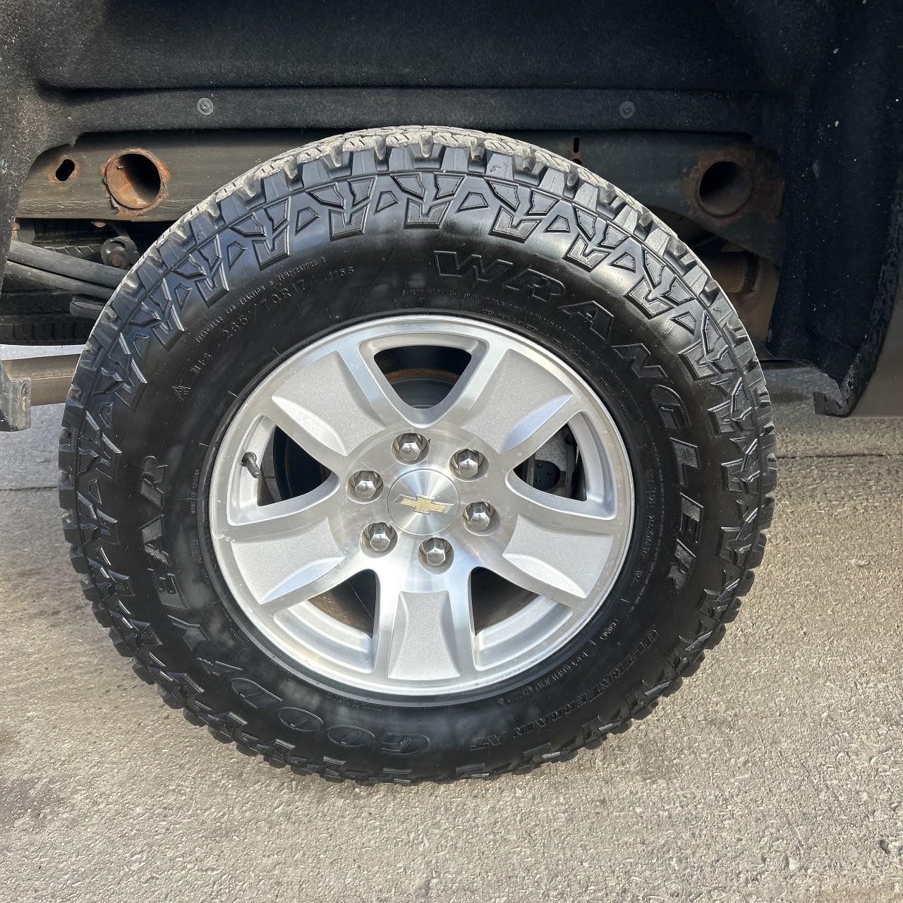 Chevrolet Silverado 1500 Vehicle Full-screen Gallery Image 8