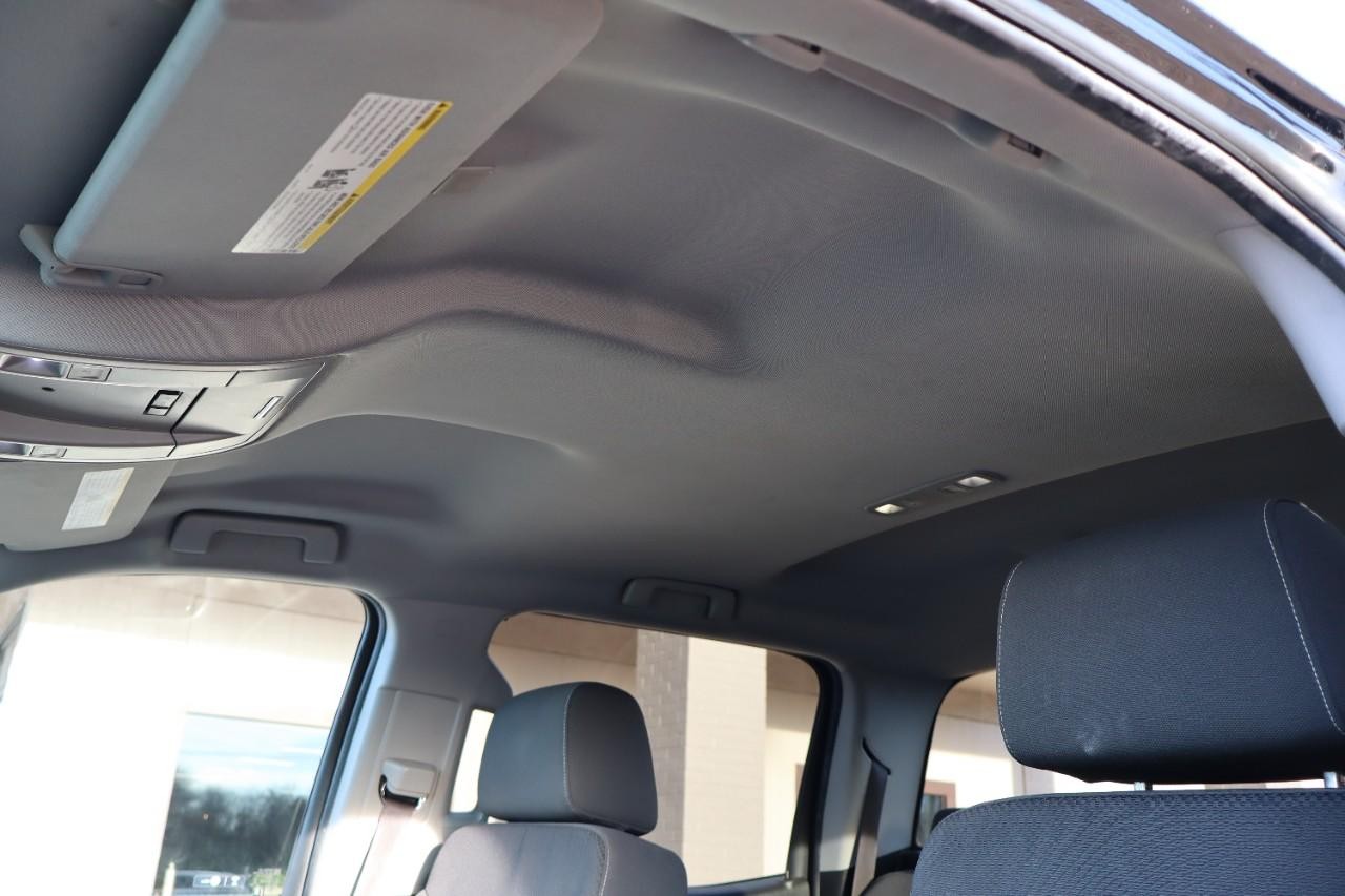 Chevrolet Silverado 1500 Vehicle Full-screen Gallery Image 18