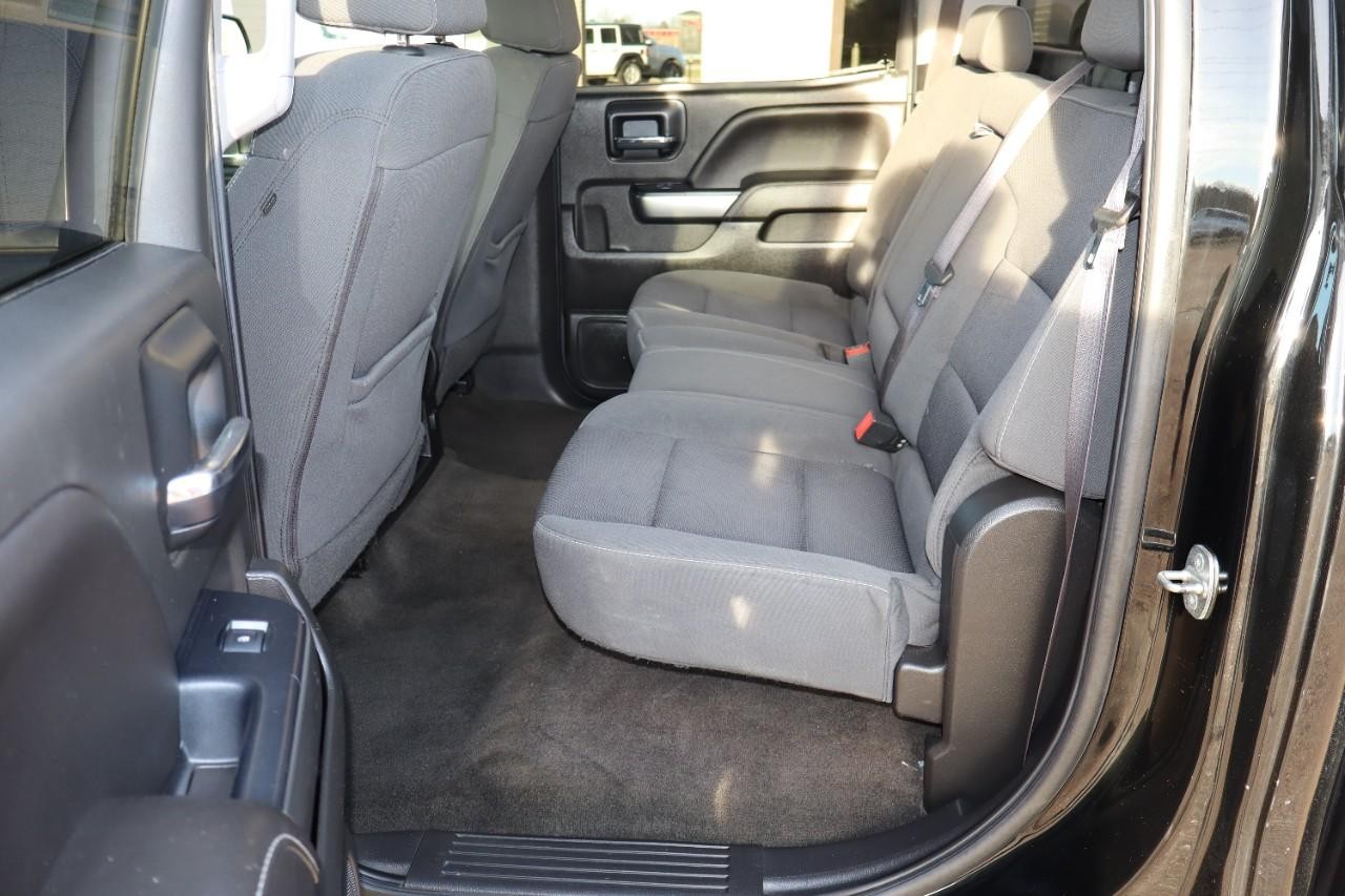 Chevrolet Silverado 1500 Vehicle Full-screen Gallery Image 19