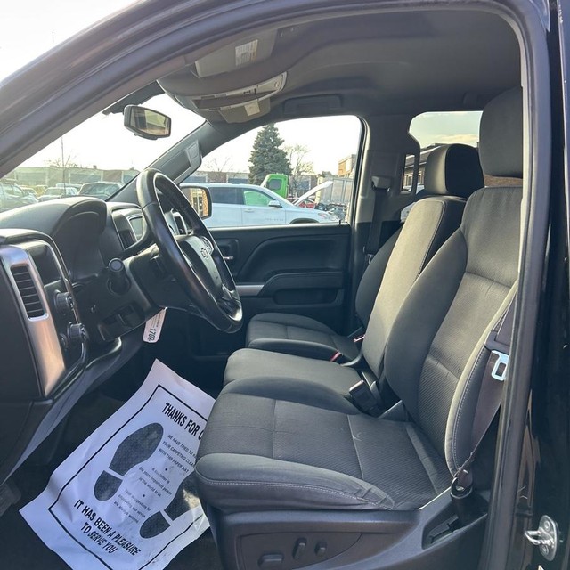 Chevrolet Silverado 1500 Vehicle Full-screen Gallery Image 9