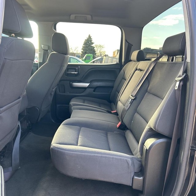 Chevrolet Silverado 1500 Vehicle Full-screen Gallery Image 11