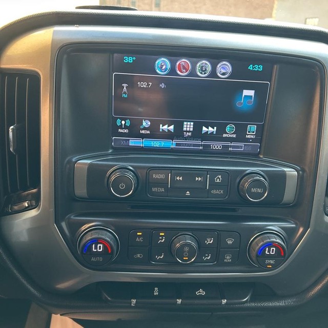 Chevrolet Silverado 1500 Vehicle Full-screen Gallery Image 14