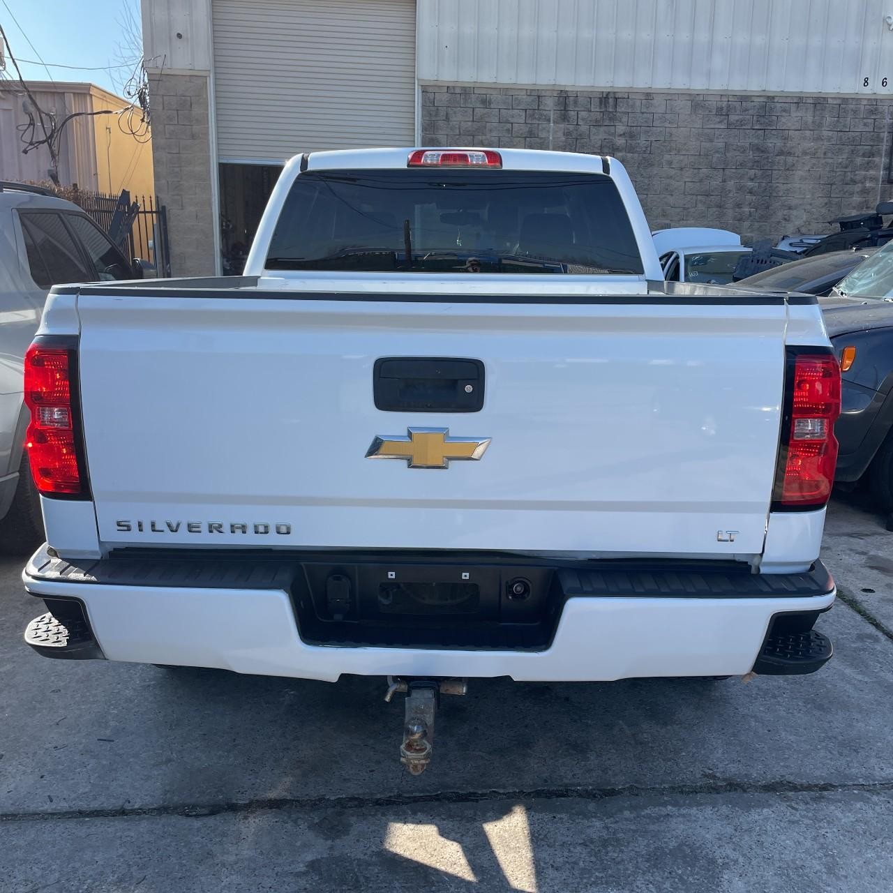 Chevrolet Silverado 1500 Vehicle Full-screen Gallery Image 3