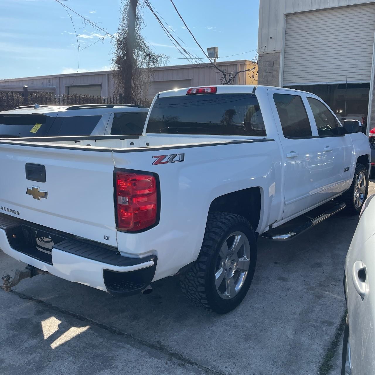 Chevrolet Silverado 1500 Vehicle Full-screen Gallery Image 4