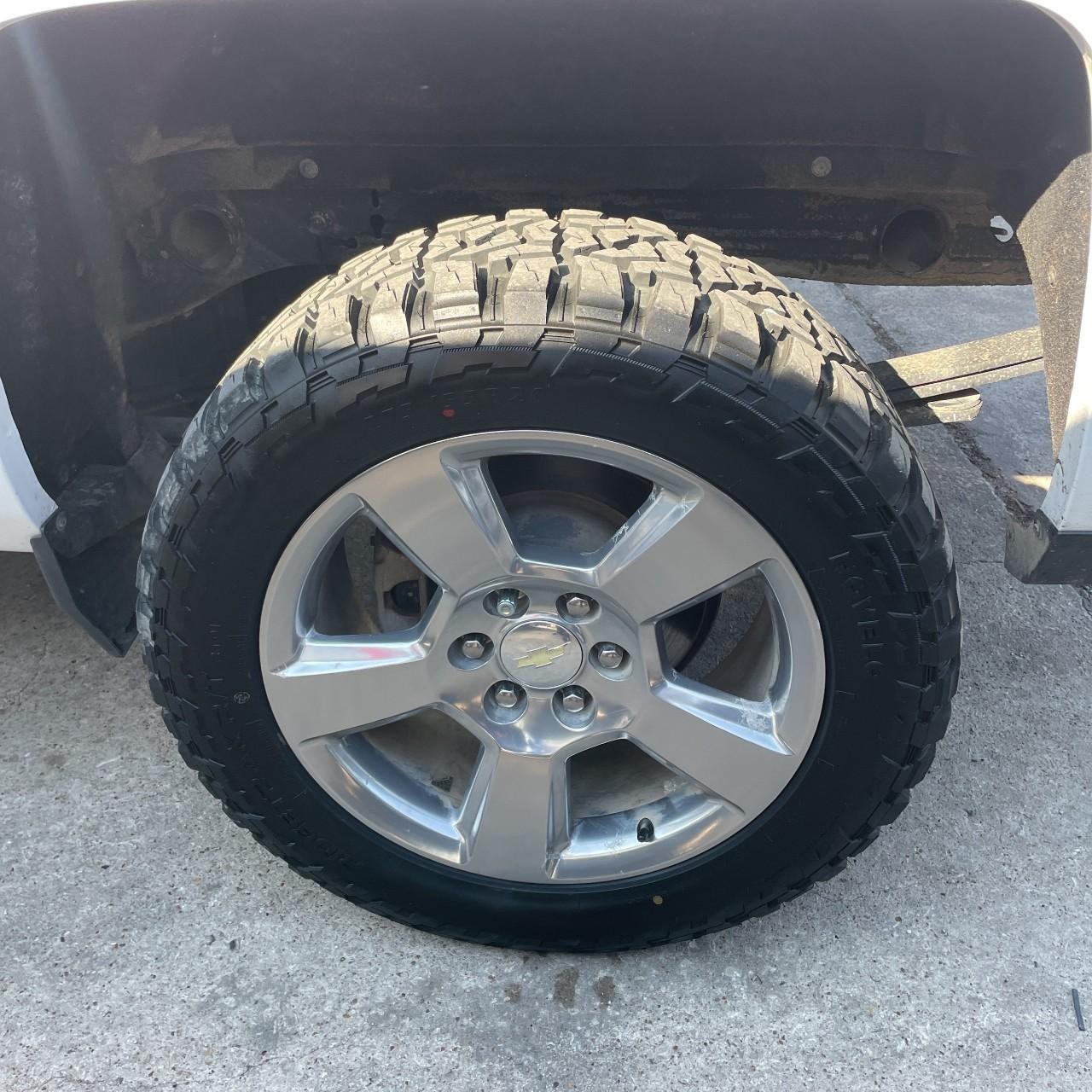 Chevrolet Silverado 1500 Vehicle Full-screen Gallery Image 7